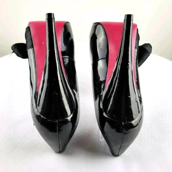 Paris Hilton Adorable stilettos with Bow - Picture 5 of 6